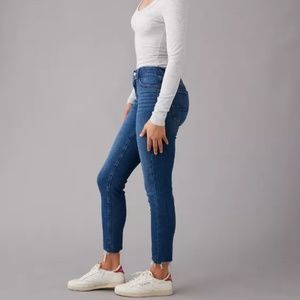 ~American Eagle ~ Jeans ~ Hi-Rise Jegging Crop ~ Next Level  Stretch ~ 4 Regular